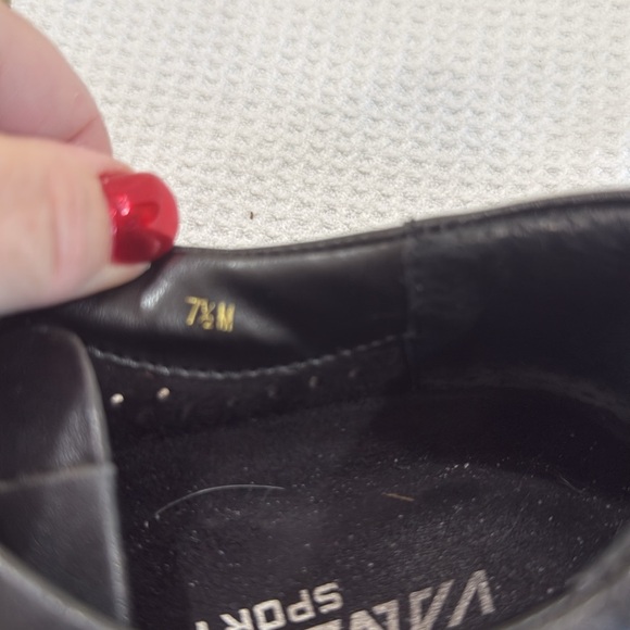 Vanelli leather black tennis shoes size 7.5 - Picture 4 of 6